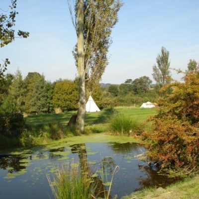 1Tipi_beduin_and_moat_950_(2)